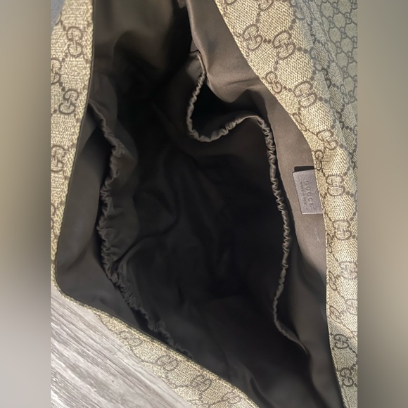 Gucci Tan Monogram Canvas Bag - Picture 8 of 8